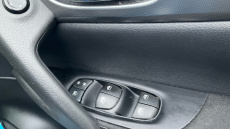 Nissan Qashqai 1.6 DiG-T N-Connecta 5dr Petrol Hatchback